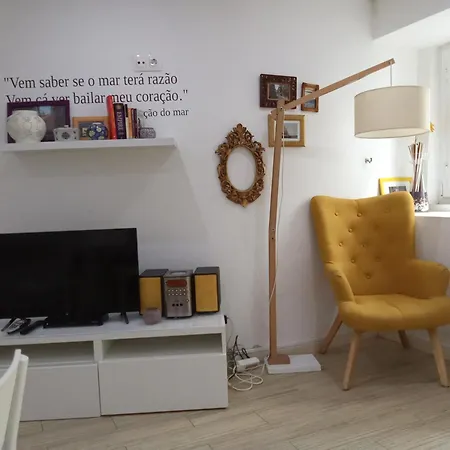 Tram 28 Starting Location - 15 Lisbona