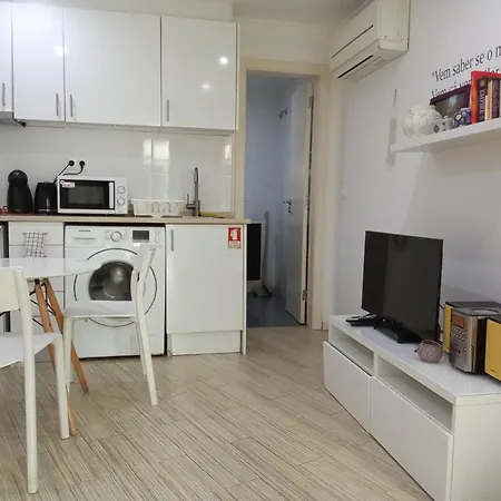 Tram 28 Starting Location - 15 * Lisbona